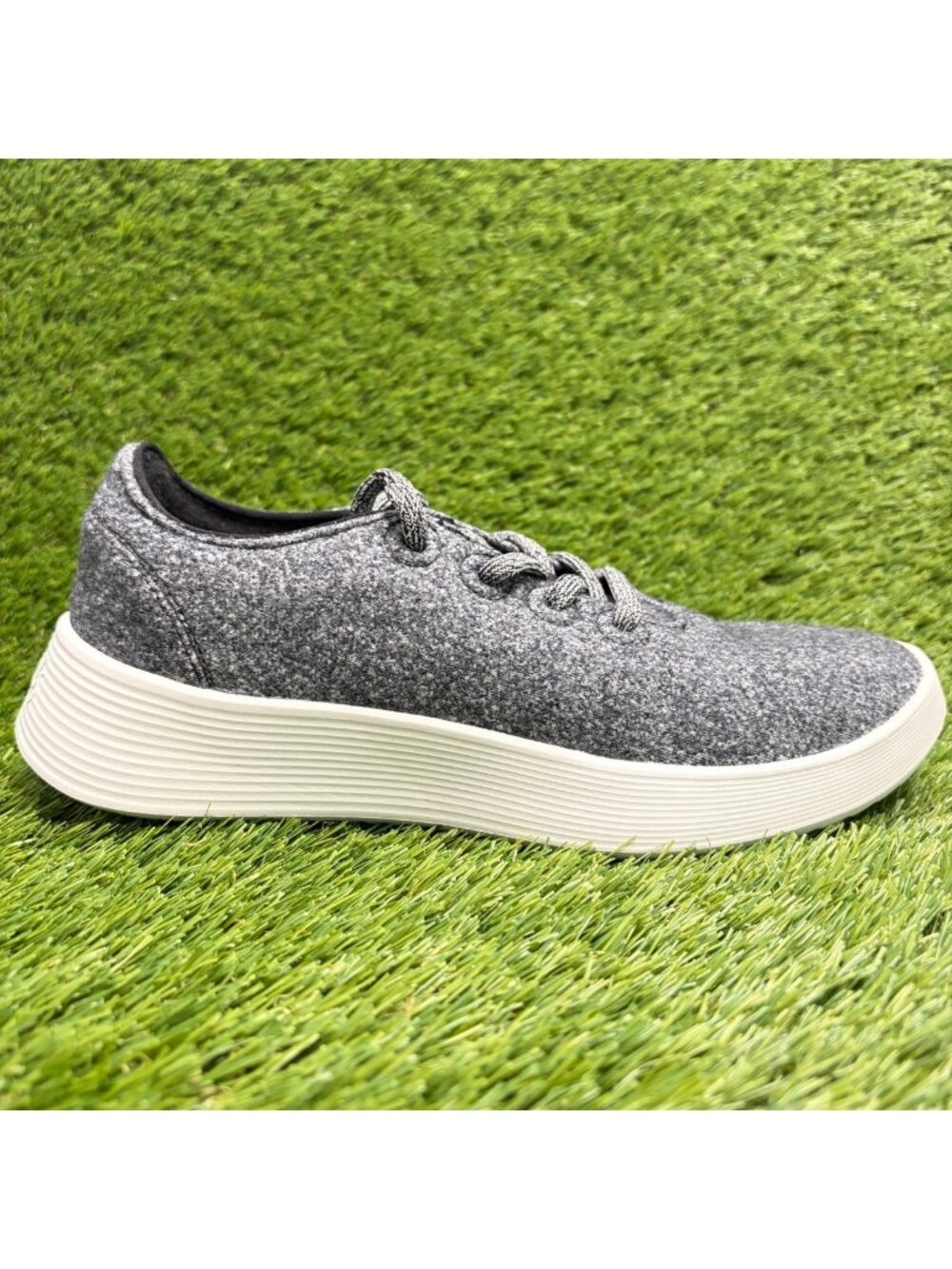 Allbirds Wool Runner 2 Womens Size 9 Gray White Athletic Running Shoes Sneakers